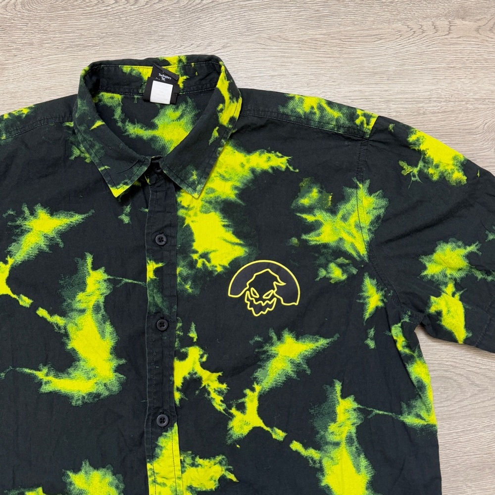 Disney Oogie Boogie Our Universe Green SS Button Down Shirt Men's MEDIUM - Picture 3 of 12